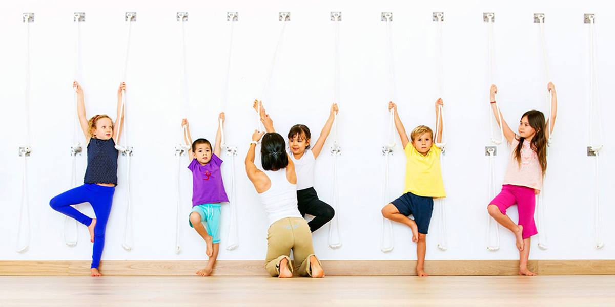 Dạy yoga cho trẻ em tại nhà ở Hà Nội